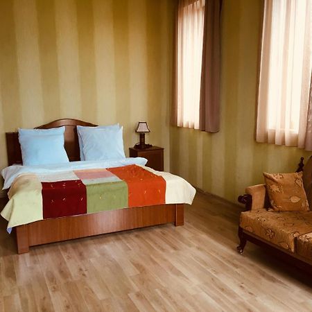 Hotel Sweet Home Телави Екстериор снимка