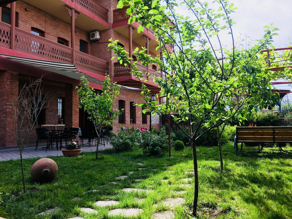 Hotel Sweet Home Телави Екстериор снимка
